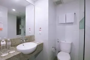 ホテル Favehotel Kartika Plaza
