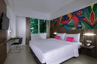 ホテル Favehotel Kartika Plaza クタ
