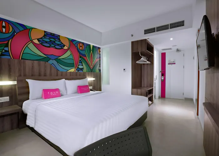 Favehotel Kartika Plaza ホテル 3*