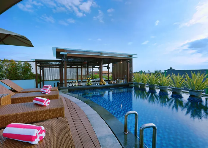 ホテル Favehotel Kartika Plaza