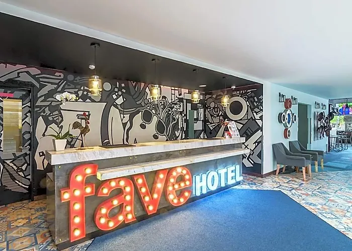 ホテル Favehotel Kartika Plaza 3*
