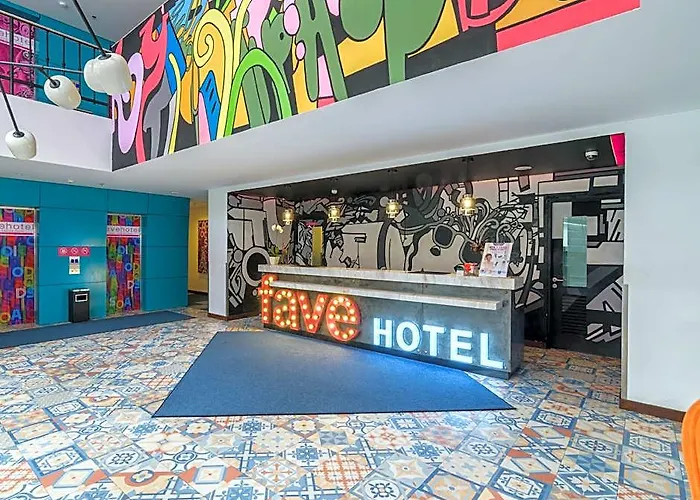 ホテル Favehotel Kartika Plaza 3*