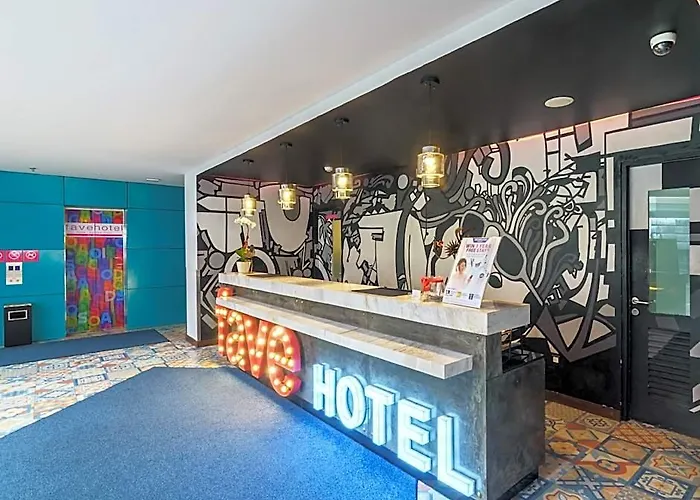 ホテル Favehotel Kartika Plaza