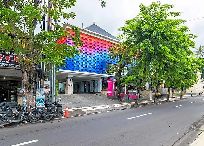 ホテル Favehotel Kartika Plaza