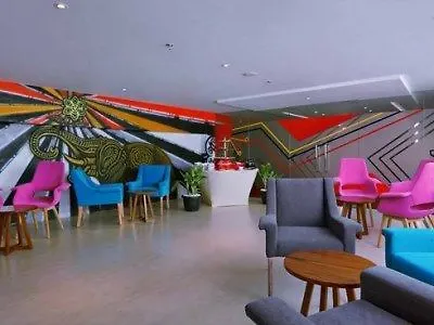 ホテル Favehotel Kartika Plaza 3*