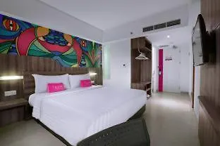 ホテル Favehotel Kartika Plaza クタ
